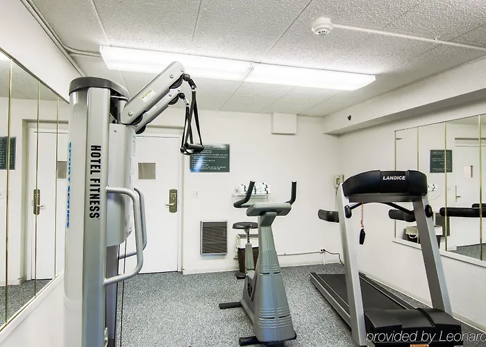 Hotel Country & By Radisson, Chicago-hoffman Hoffman Estates