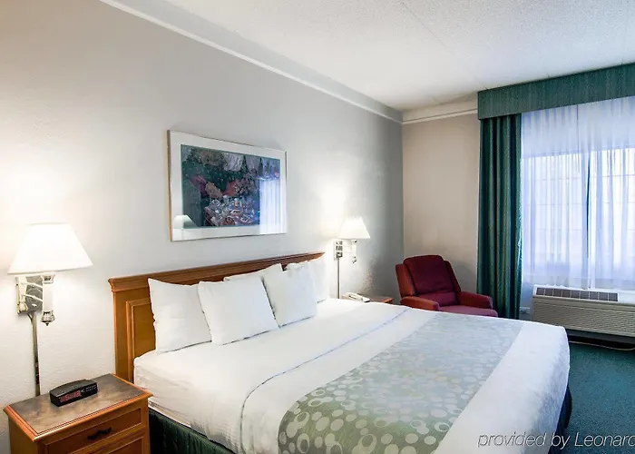 Country & By Radisson, Chicago-hoffman Hoffman Estates