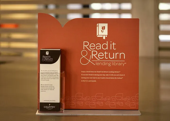 Country & By Radisson, Chicago-hoffman Hotel